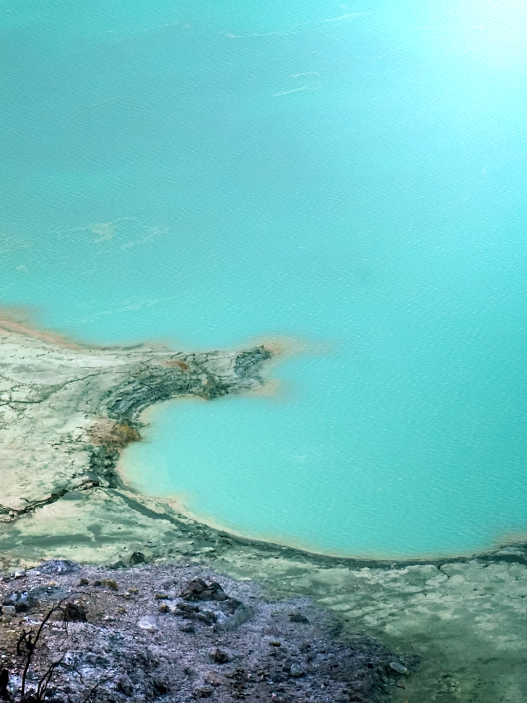 Jakarta-About 50 kilometers south of Bandung, Kawah Putih volcanic lake has a gem-like blue water