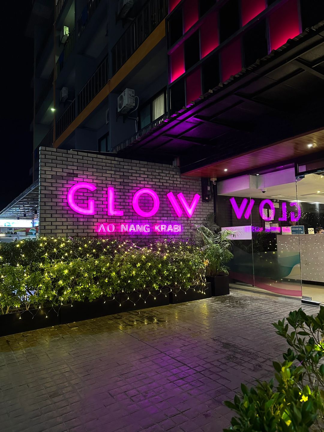 Krabi-StandardKrabi budget hotel Glow Ao Nang, 15 minutes walk to Ao Nang Beach, surrounded by 711, restaurants and massage shops