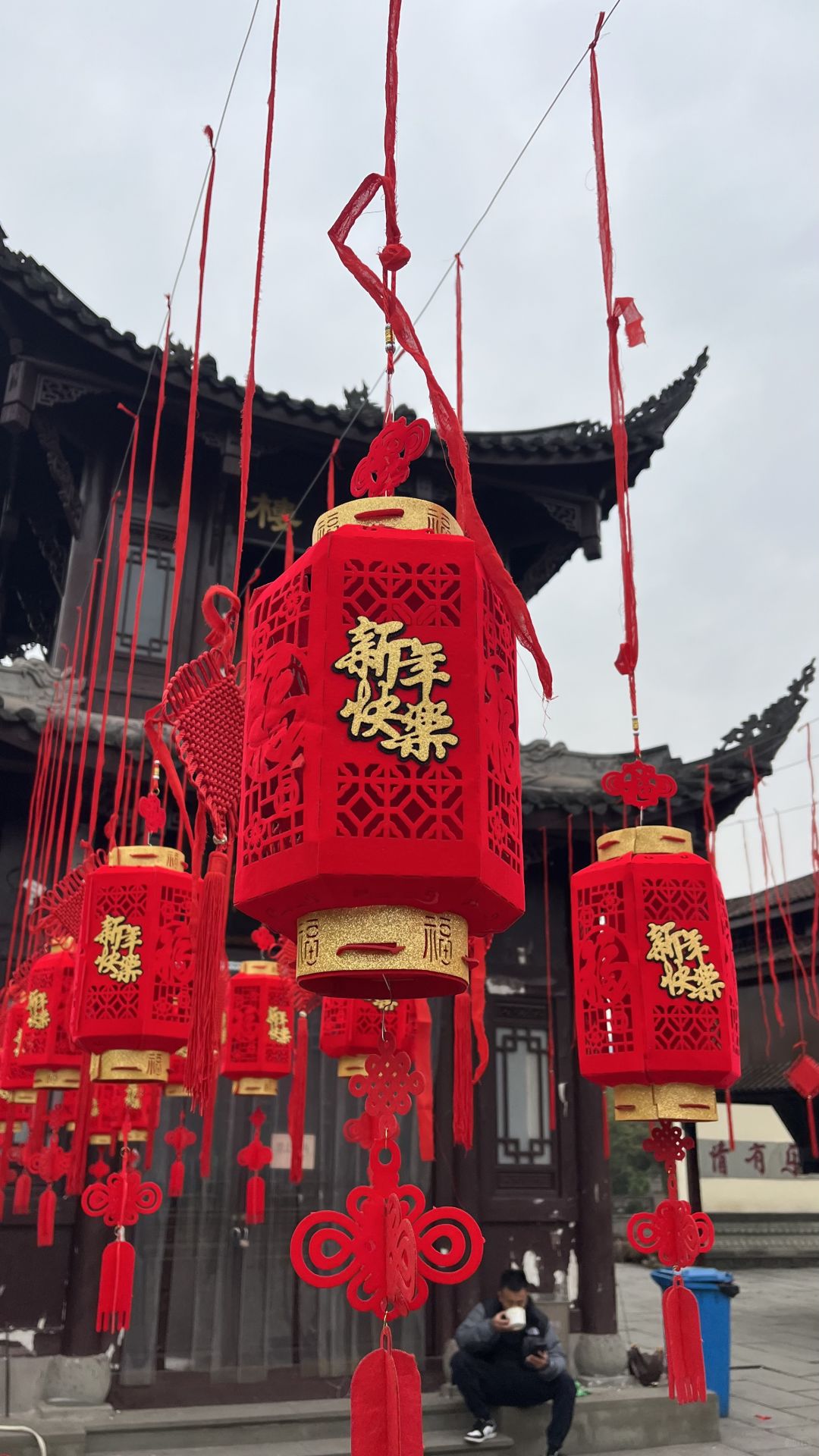 Chengdu/Chongqing-In Huayan Temple of Chongqing, I pray for blessings and wisdom to be added to my career!