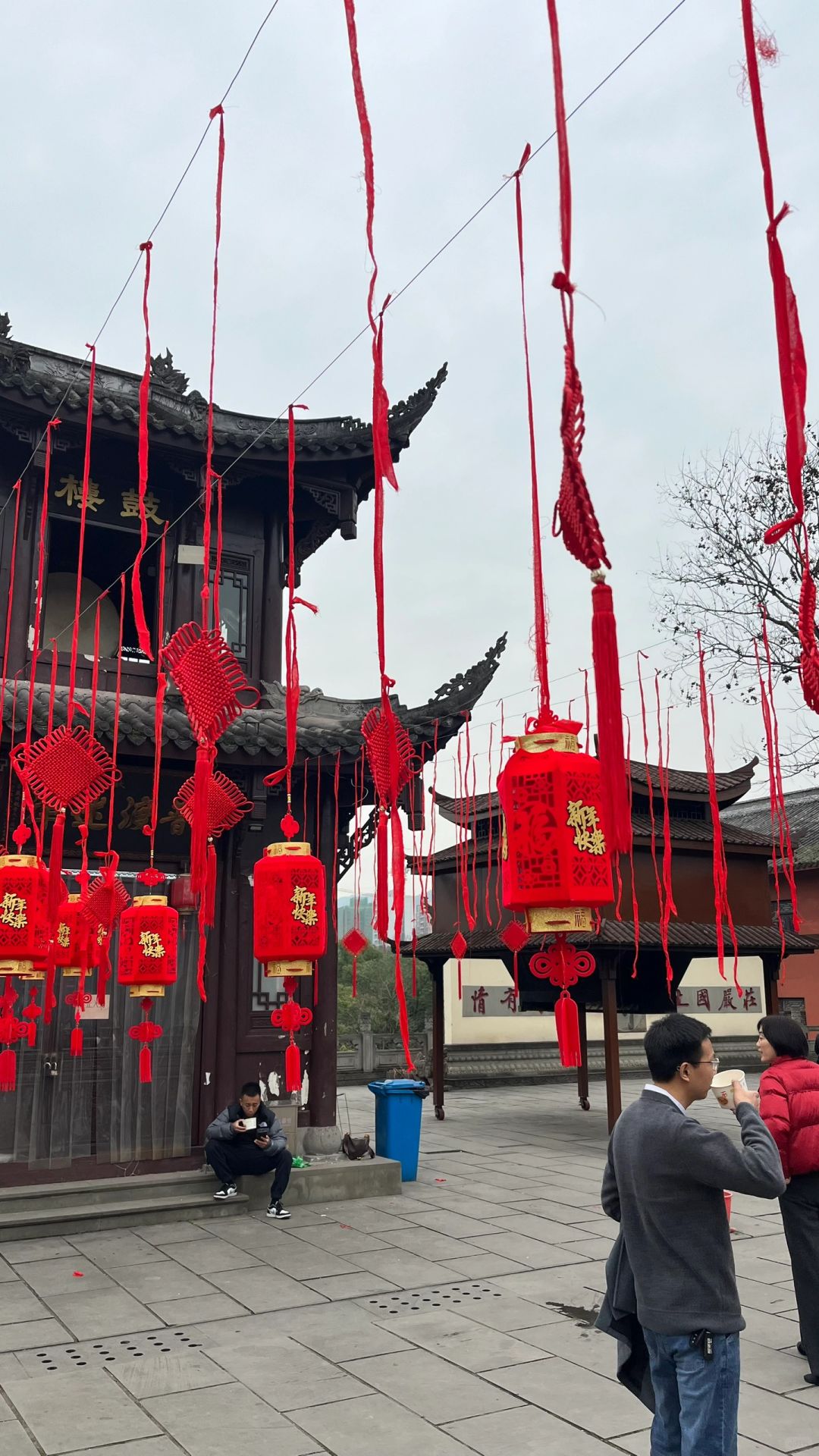 Chengdu/Chongqing-In Huayan Temple of Chongqing, I pray for blessings and wisdom to be added to my career!