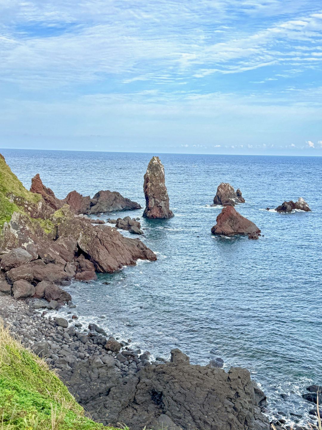 Busan/Jeju-Jeju Seongsan Ilchulbong, Huge rock mountain formed by an underwater volcanic eruption 100,000 years ago