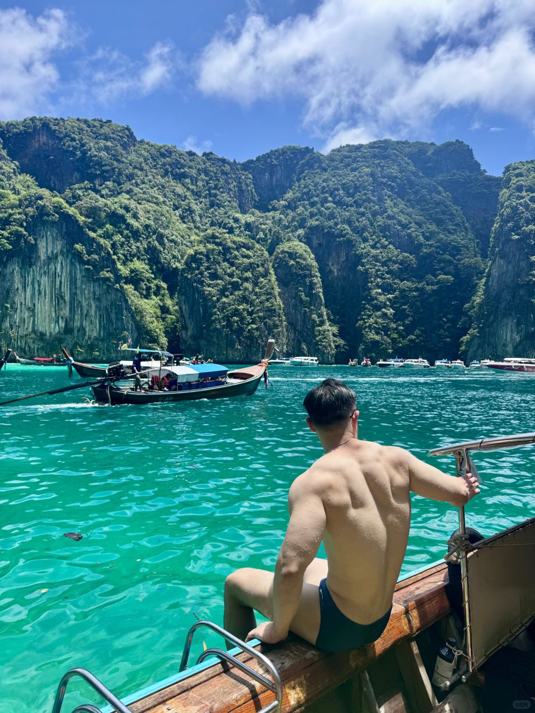 Phuket-Phuket Phi Phi Island Tour, Maya Bay is open on the first day, saw sharks and beautiful scenery