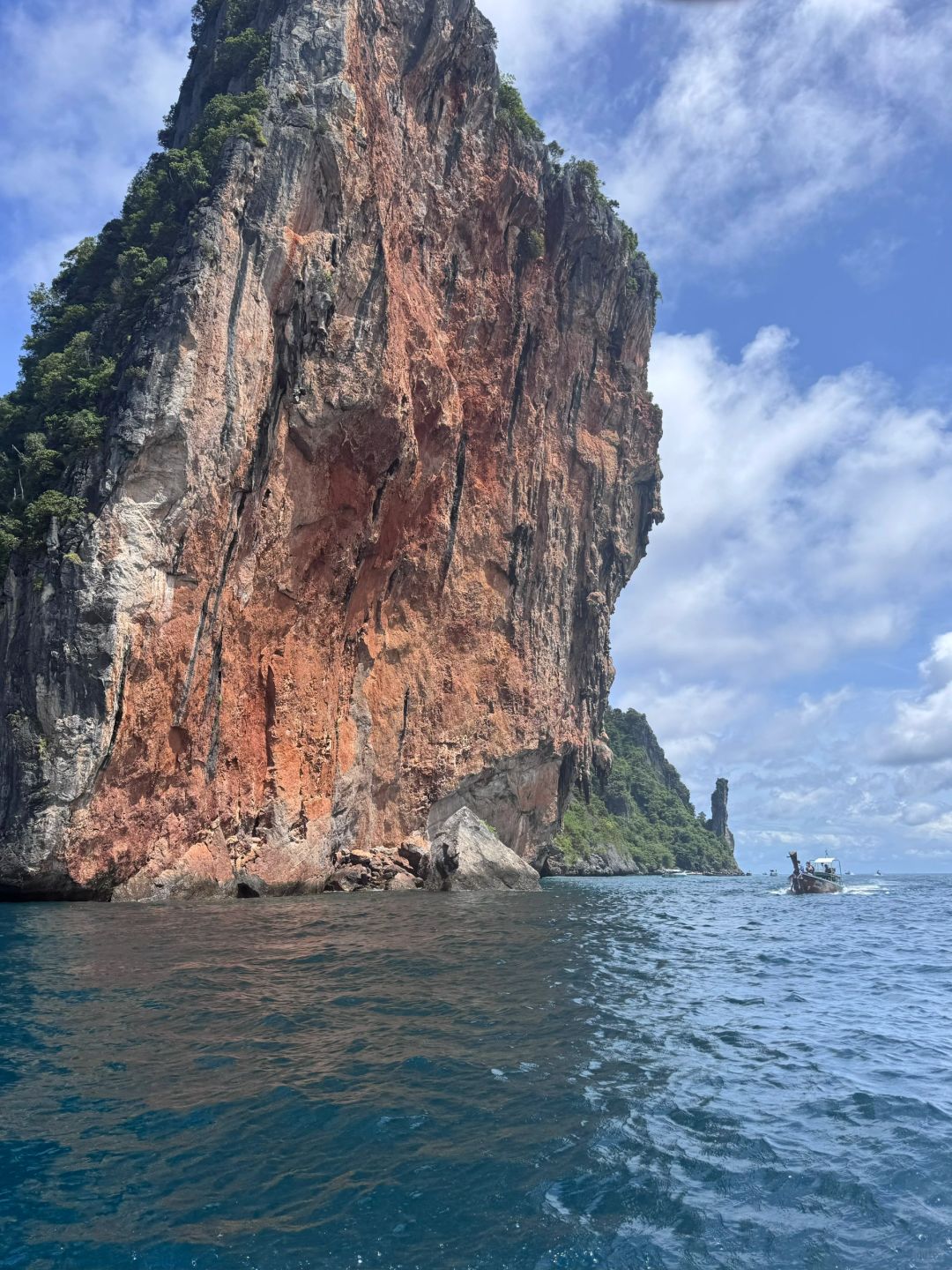 Phuket-Phuket Phi Phi Island Tour, Maya Bay is open on the first day, saw sharks and beautiful scenery