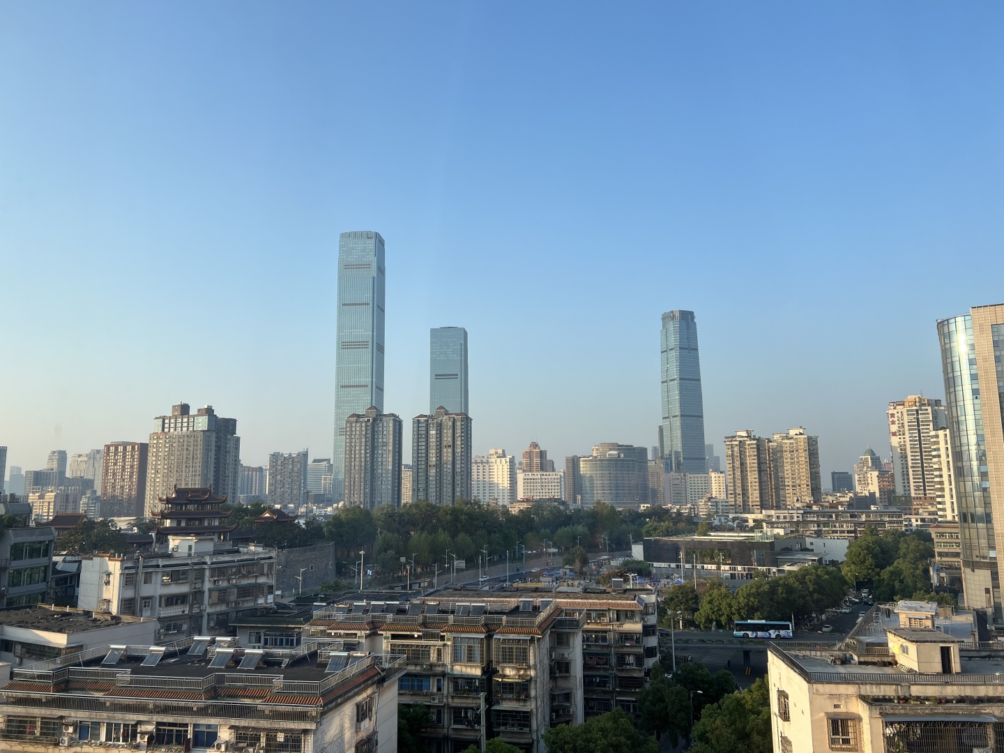 Changsha-huanzhi Hotel, Changsha, there is a smell of smoke in the room, the bathroom door is not closed tightly!