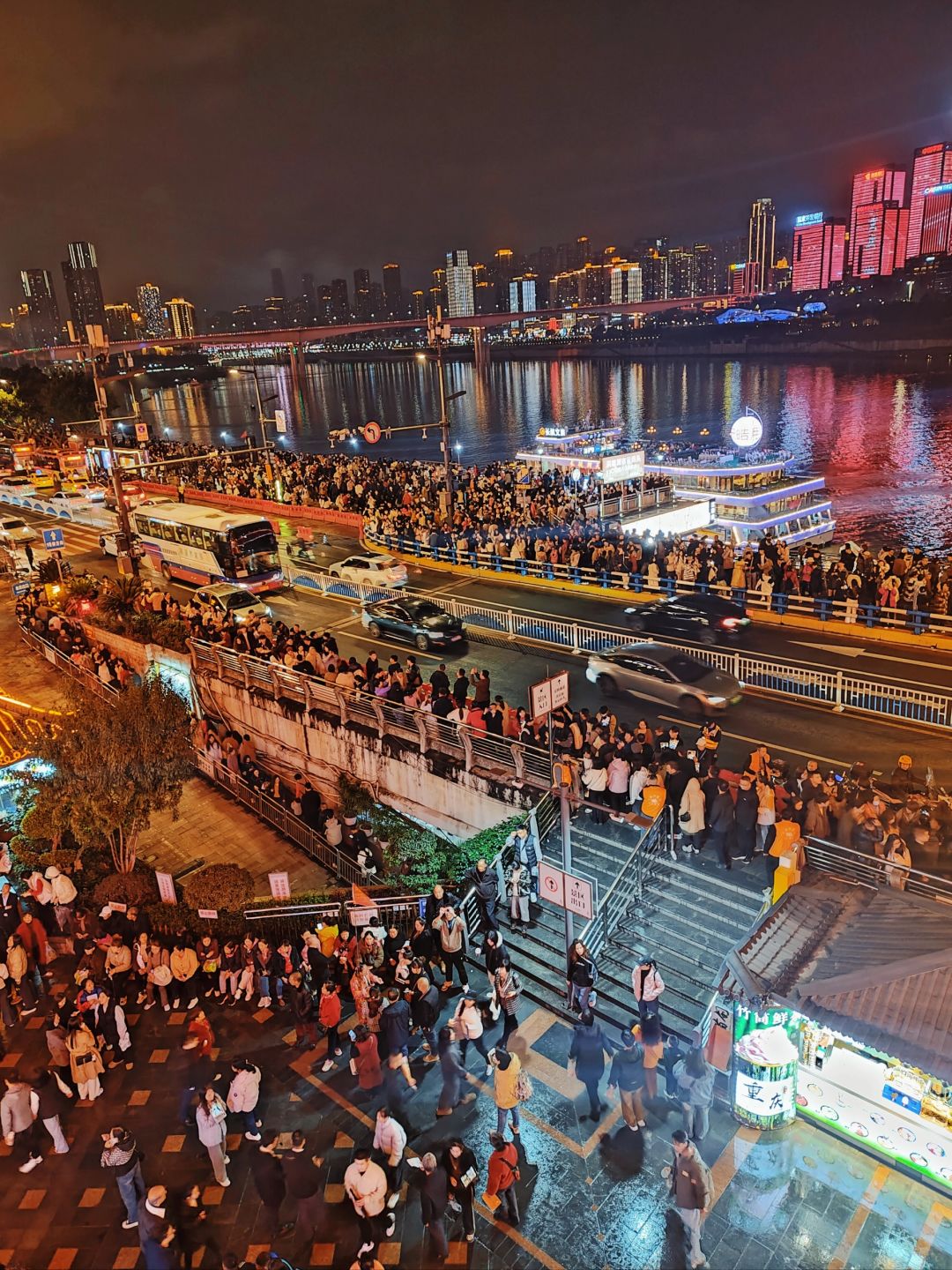 Chengdu/Chongqing-Chongqing Hongya Cave, a set of sightseeing, leisure vacation in one of the tourist area!