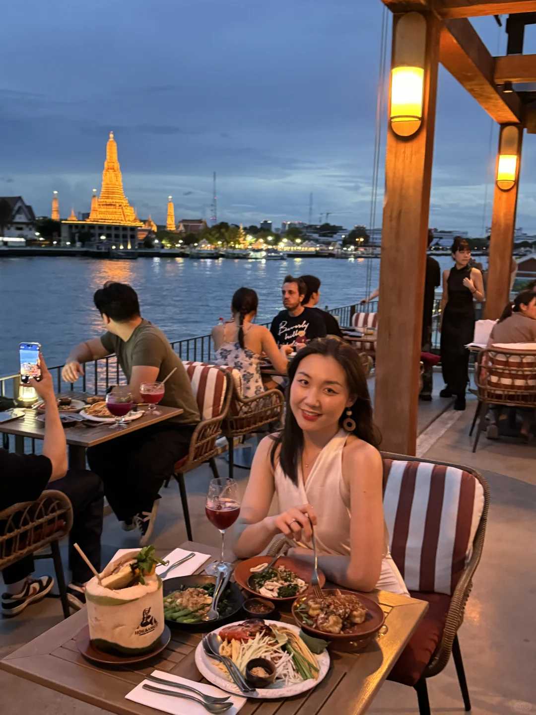 Bangkok-Sala Rattanakosin, Supanniga Eating Room, Chom Arun, Horsamut. Bangkok Chao Phraya River Sunset Restaurant Booking Guide