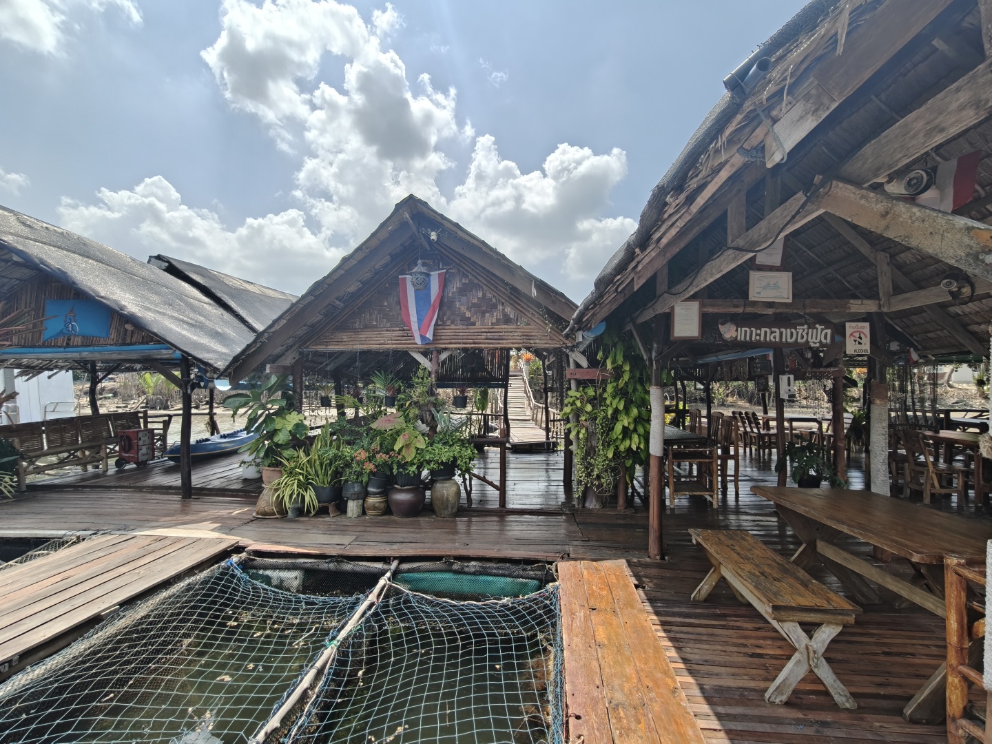 Krabi-Krabi Floating Restaurant Kanabnam View Restaurant & Fish Farm, very delicious seafood dishes