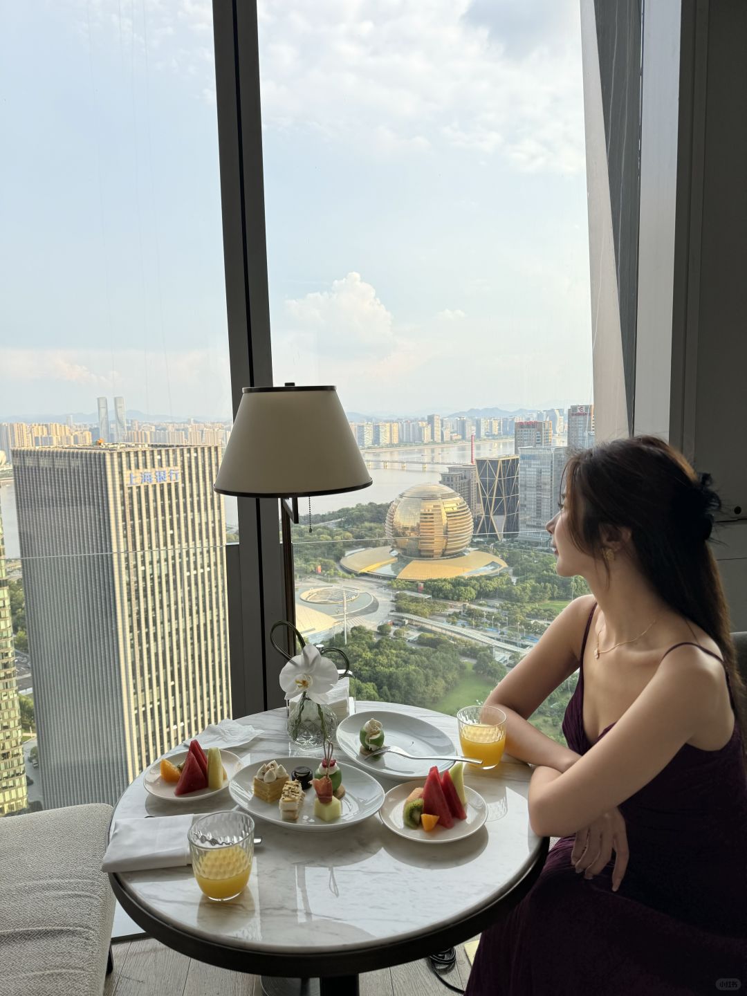 Shanghai/Hangzhou-Afternoon tea experience review at Conrad Hangzhou 36th floor lounge, enjoy the city view