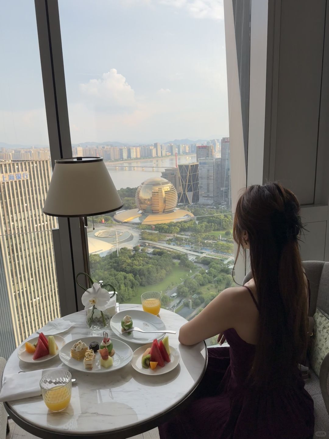 Shanghai/Hangzhou-Afternoon tea experience review at Conrad Hangzhou 36th floor lounge, enjoy the city view