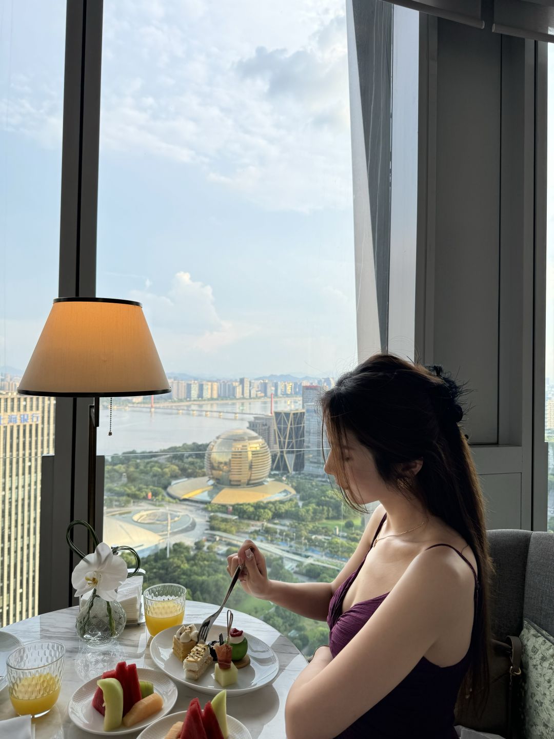 Shanghai/Hangzhou-Afternoon tea experience review at Conrad Hangzhou 36th floor lounge, enjoy the city view