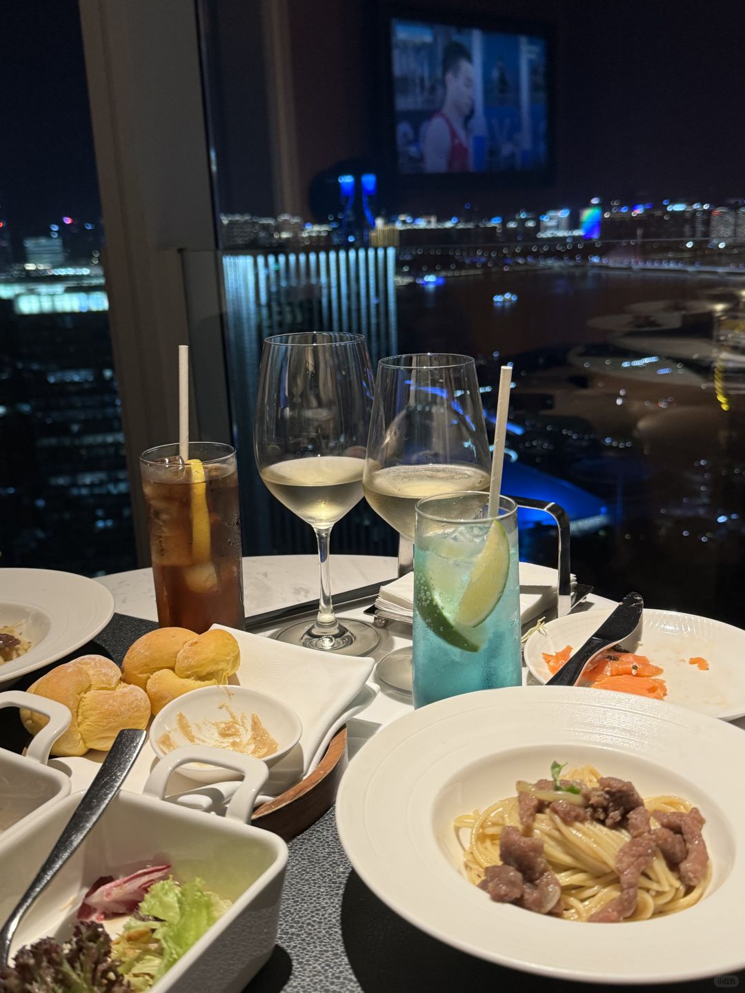 Shanghai/Hangzhou-Afternoon tea experience review at Conrad Hangzhou 36th floor lounge, enjoy the city view