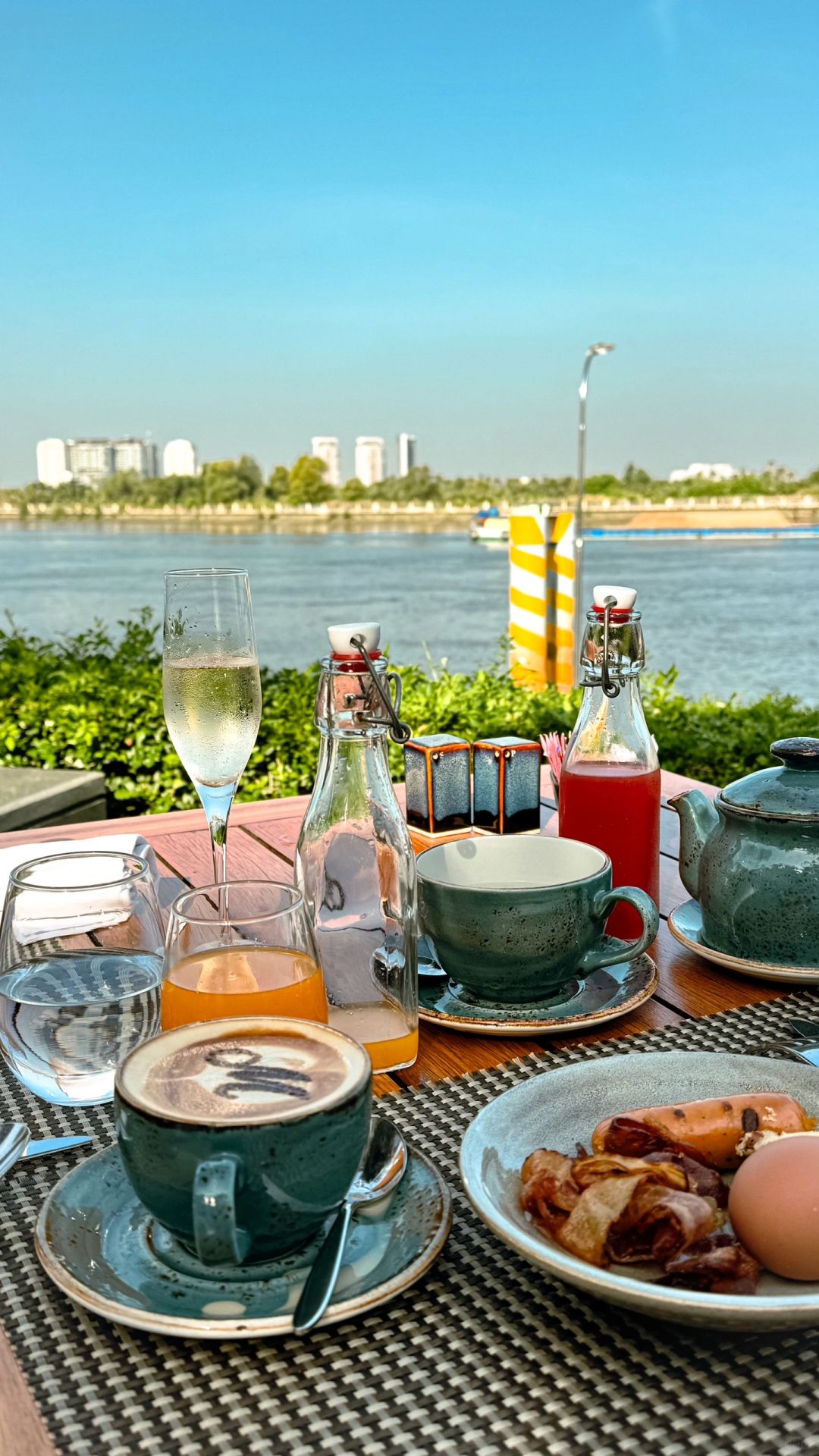 Ho Chi Minh-Mia Saigon Luxury boutique Hotel, located in the wealthy area of ​​Ho Chi Minh City, offers exquisite breakfast