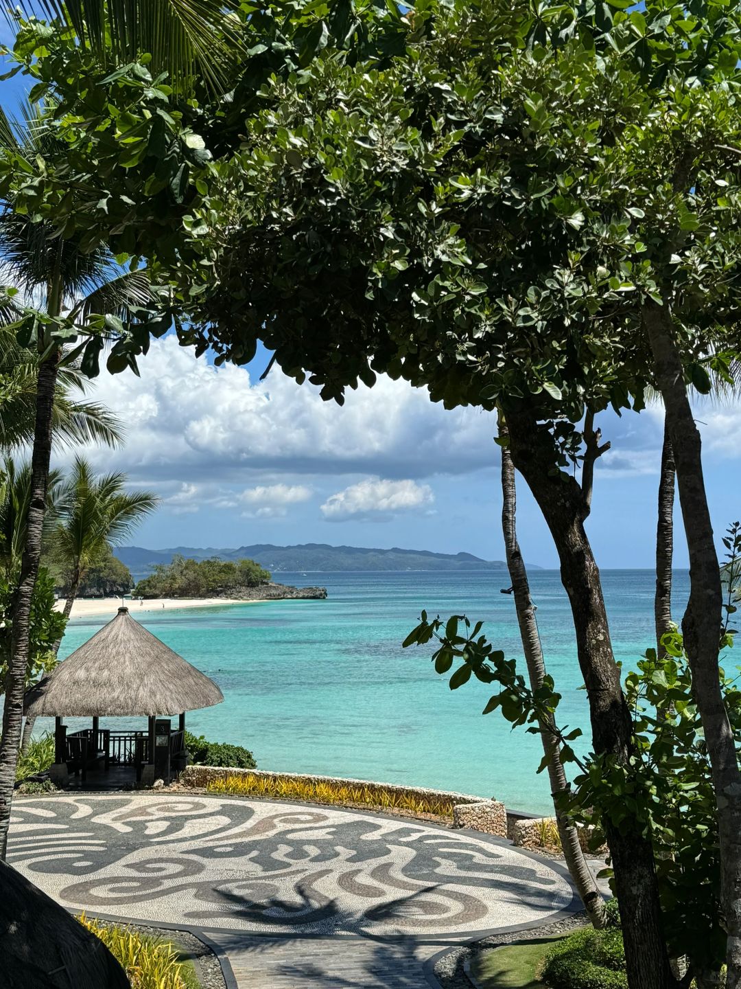 Boracay-The Shangri-La Hotel in Boracay, Philippines is surrounded by greenery and offers free speedboat transfers