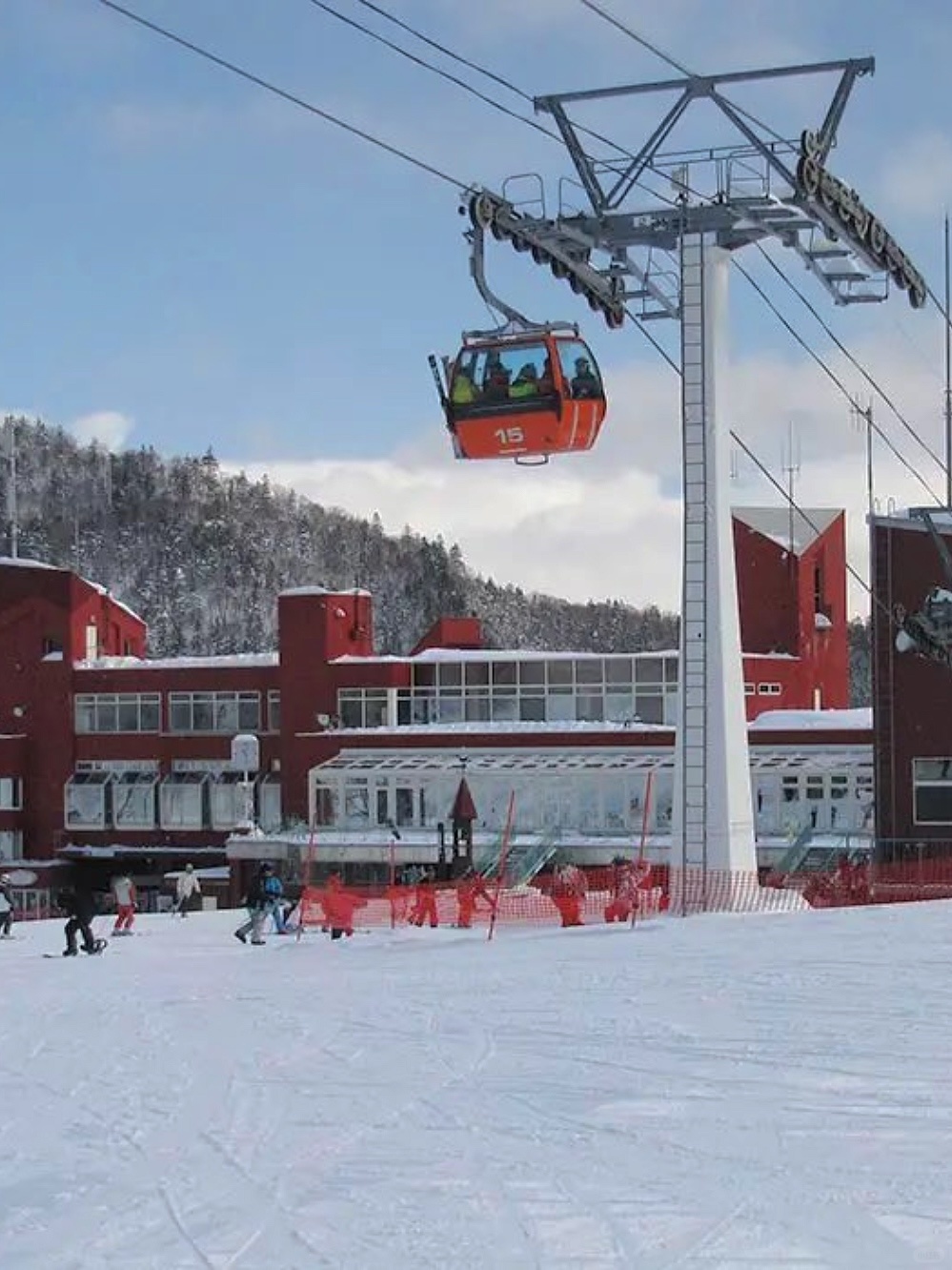 Sapporo/Hokkaido-Sapporo International Ski Resort offers ski experience lessons for just 3,000 yen for 90 minutes