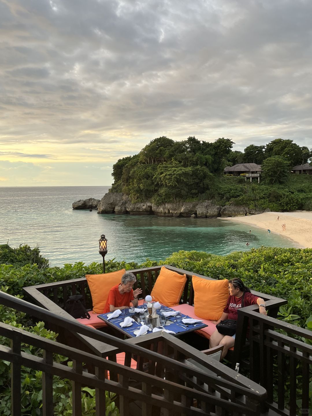 Boracay-Sirena, Shangri-La Cliff Restaurant, Boracay, starter- smoked salmon and grilled pork ribs are very delicious