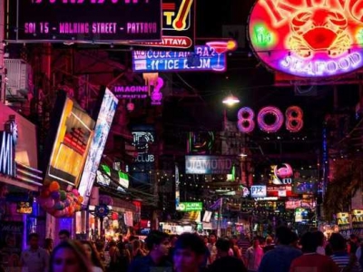 Pattaya romantic nightlife travel guide, nightclubs and sexy bubble baths