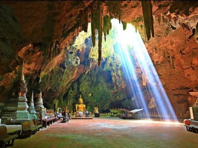 Tham Khao Luang Cave, Naturally formed heart-shaped cave, is where many lovers like to make wishes