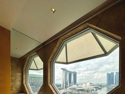 The Ritz-Carlton, Singapore. ? Huge floor-to-ceiling windows offer sea views