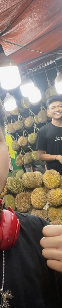 Jakarta Durian Street, ?eat durian until you burp, it is recommended to bargain in half