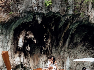 Krabi's unique long-tail boat, visit the Holy Cave, which is efficacious for seeking children