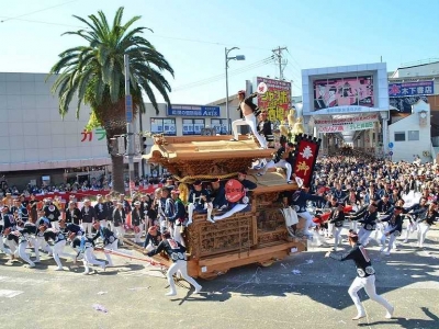 The largest racing festival in Japan! Show off your manliness in fast drifting at the Kishiwada Racing Festival in Osaka