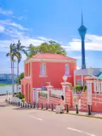 Macau city walking tour, pink romantic path leading to the seaside?