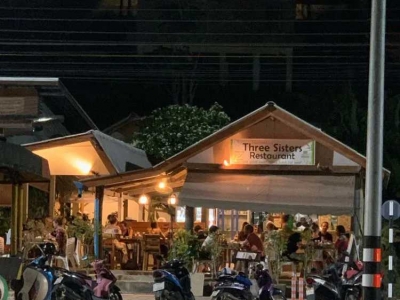 Krabi Three Sisters Restaurant. Enjoy coconut chicken soup, fried fish and papaya salad