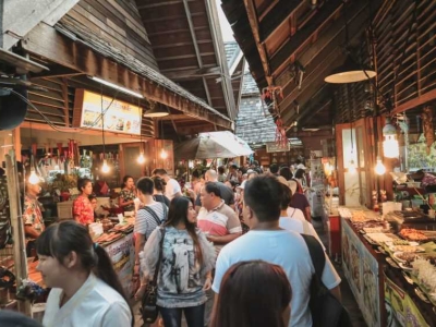 Recommendations for 14 must-try restaurants, classic snacks, cafes and bars in Pattaya, Thailand. Don’t miss out on eating in Pattaya!