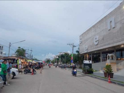 SeenSpace Hua Hin Beach Literary Youth Plaza with shopping malls, restaurants and hotels