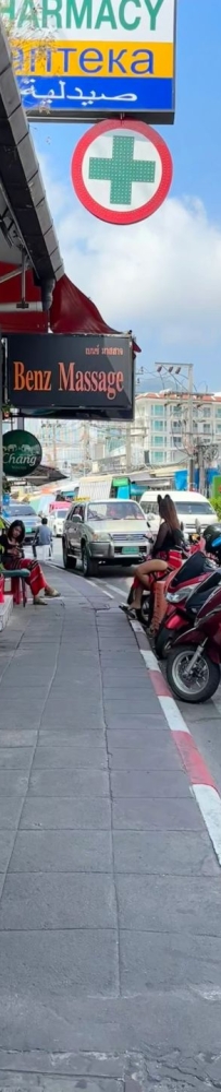 Don't go Benz massage in Patong Beach, they offer sexual services and shorten the service time