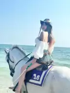 Hua Hin, the only beach in Thailand where you can ride horses