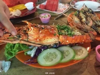 Unlimited seafood buffet barbecue for less than 15 dollars, I really love it in Pattaya, Thailand