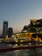 A city view you can’t miss when traveling to Bangkok🌌, a sunset cruise on the Chao Phraya River