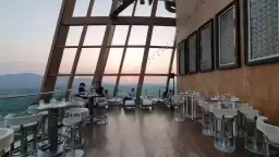 The Sky Bar on the top floor of Holiday Inn has a super beautiful sunset