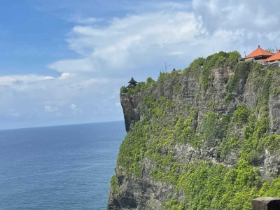 Bali Lover's Cliff, buy a ticket to Uluwatu temple, you can only see it after entering