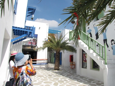 Santorini Park in Hua Hin? is a themed amusement park with a blue and white house as its theme.