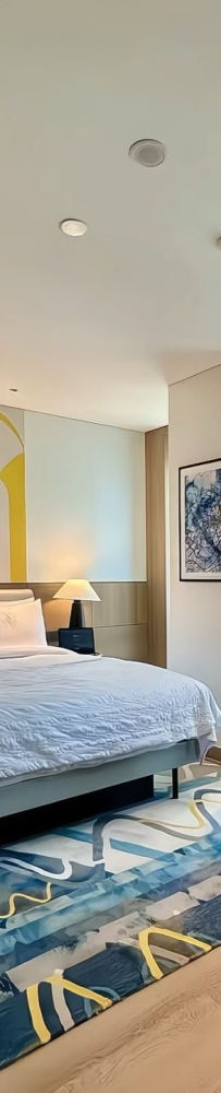 Le Meridien Seoul Myeongdong, the room is large, the bed and pillows are very comfortable