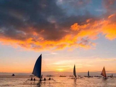 Not only the most beautiful sunset, Boracay also has 5 great restaurants