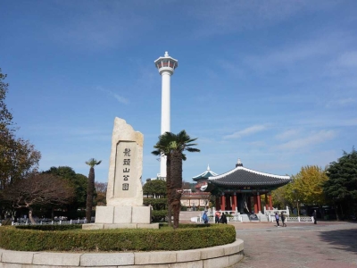 Busan Yongdusan Park, overlooking the entire city and nearby ocean scenery