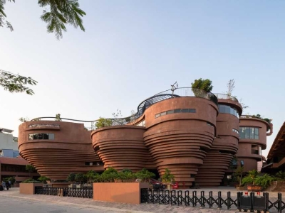 Bat Trang Ceramic Community in Vietnam Designed by Architects to Display Artisans' Works and Retell the Village's History