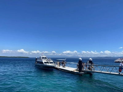 Travel to Sanur Island in Bali, where the Fairy Cliff is located and the scenery is very beautiful.