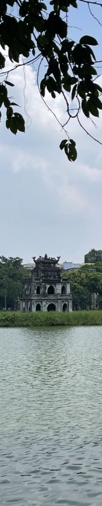 Hoan Kiem Lake, the island where Le Thai Tou returned his sword to the sacred turtle