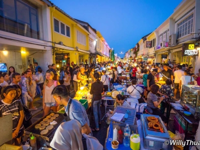 What to do in Phuket Old Town? Walking tour guide of streets, temples, shops and restaurants