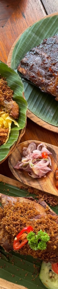 Warung Pulau Kelapa Restaurant in Ubud, Combination of Balinese and Indonesian specialties