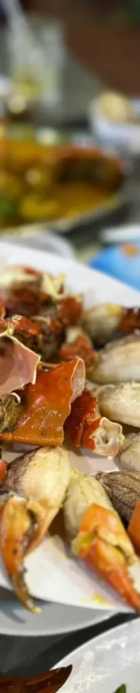 Vietnam locals eating Phong Cua seafood crab food stall