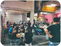 Liuhe Night Market, a gathering place for Taiwanese night market roadside restaurants and food