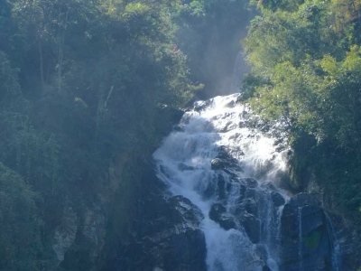 Mae Tia Waterfall in Chiang Mai National Park,🏕️ where many locals camp and picnic